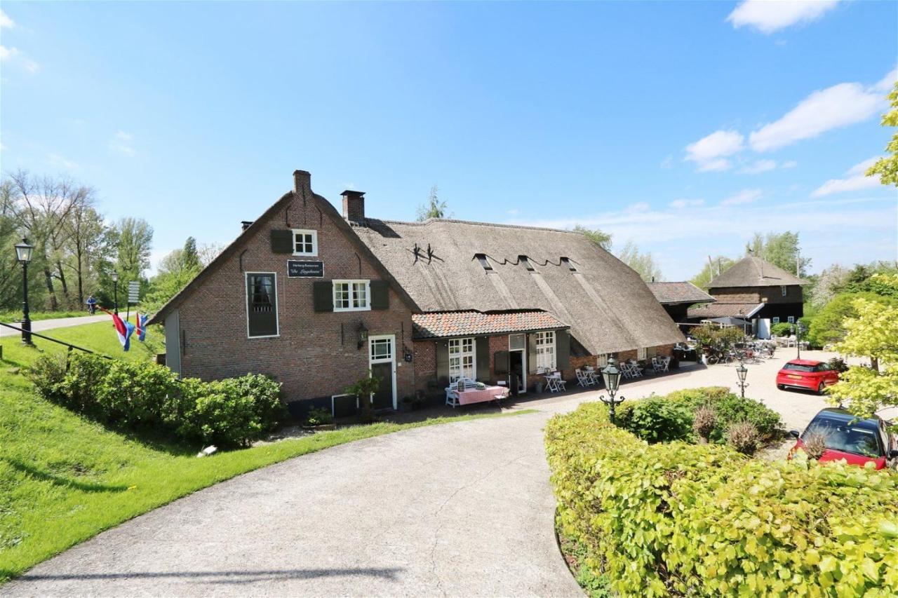 Herberg De Lingehoeve Oosterwijk Exterior photo