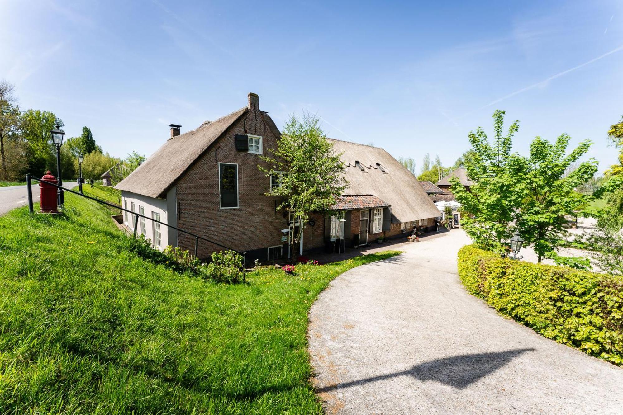 Herberg De Lingehoeve Oosterwijk Exterior photo